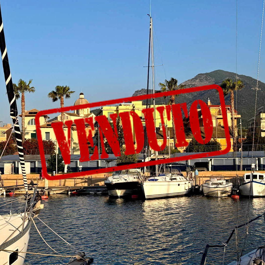 A Loano davanti al porto appartamento di 100 mq con vista mare 